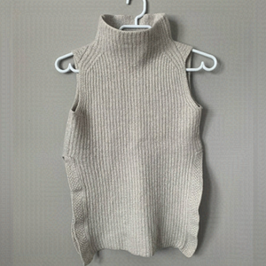 Aritzia WILFRED FREE Durandal Cream Funnel Neck Sweater Size XXS